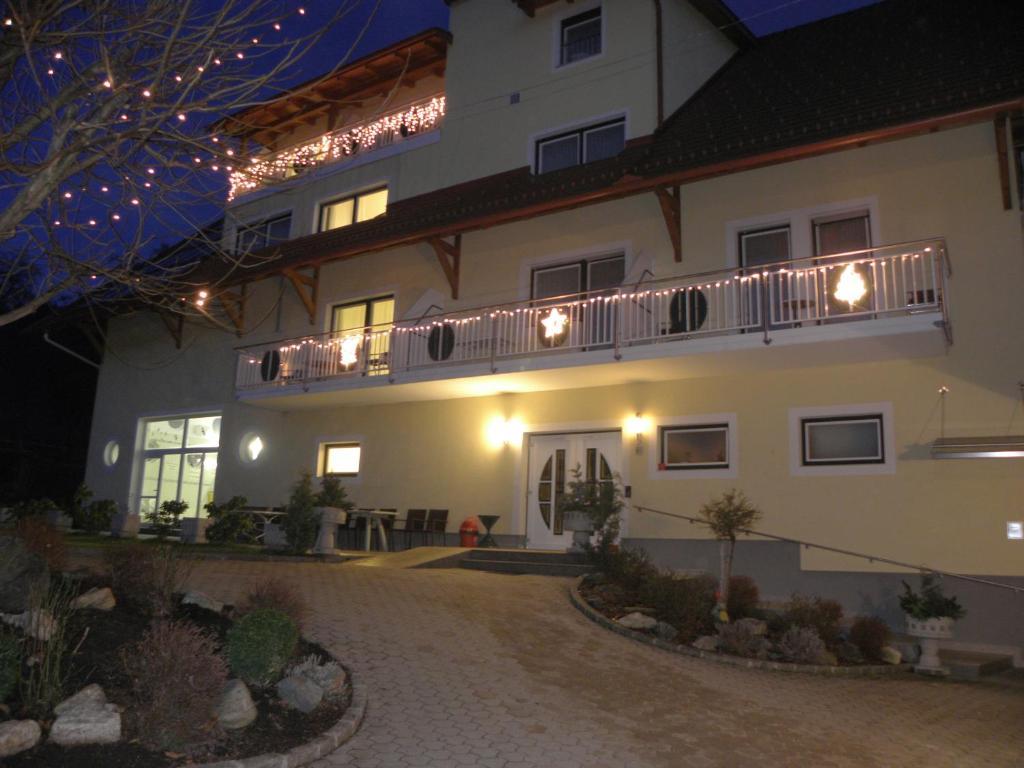 Hotel-Gasthof Stoff Wolfsberg Exterior photo